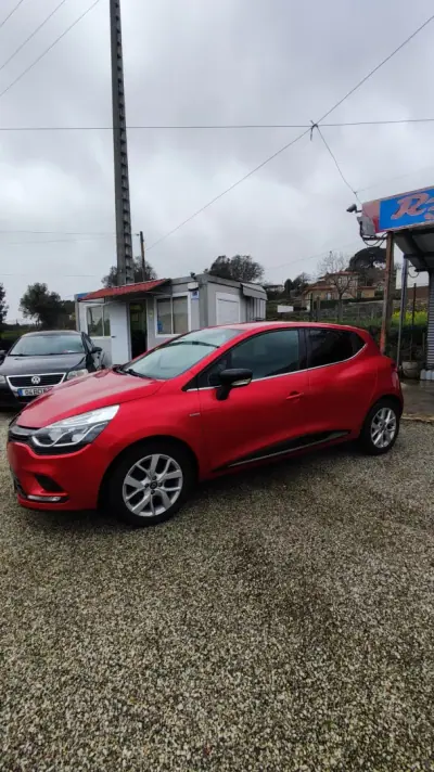 Renault Clio 2019 - 11898 EUR, 116998 km - AUTO.MOTO.pt - 116998km - foto 11 de 14