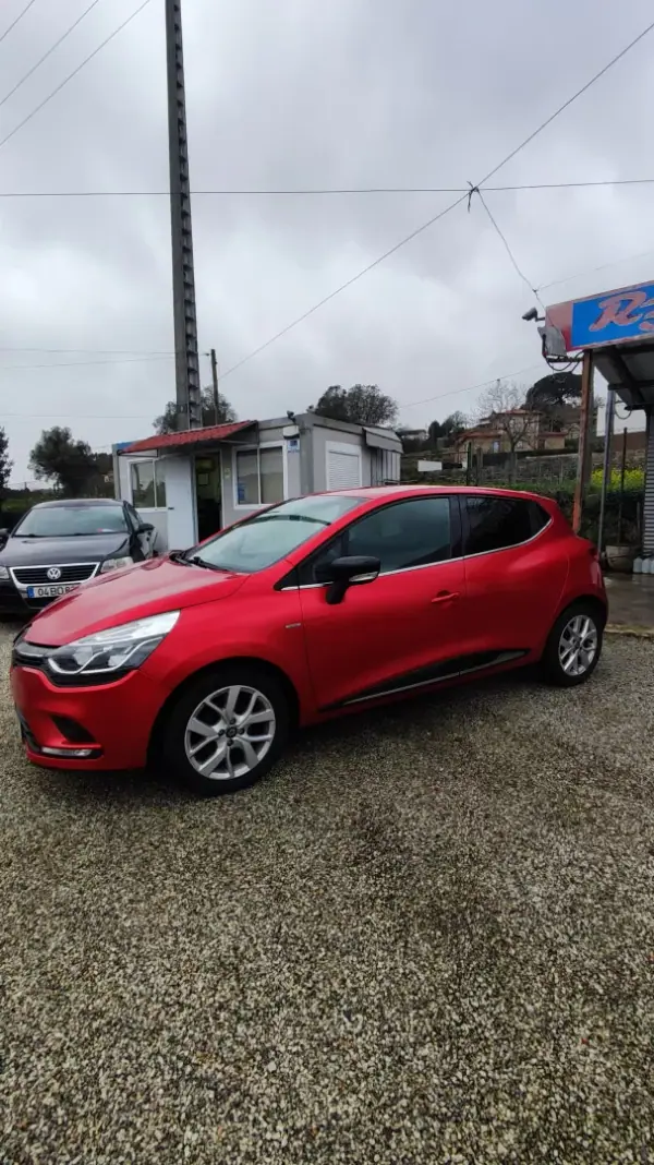 Renault Clio 2019 - 11898 EUR, 116998 km - AUTO.MOTO.pt - 116998km - foto 11 de 14