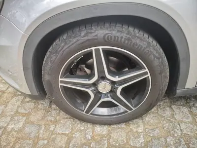 Mercedes-Benz GLA 180 2015 - 15250 EUR, 190000 km - AUTO.MOTO.pt - 190000km - foto 21 de 26
