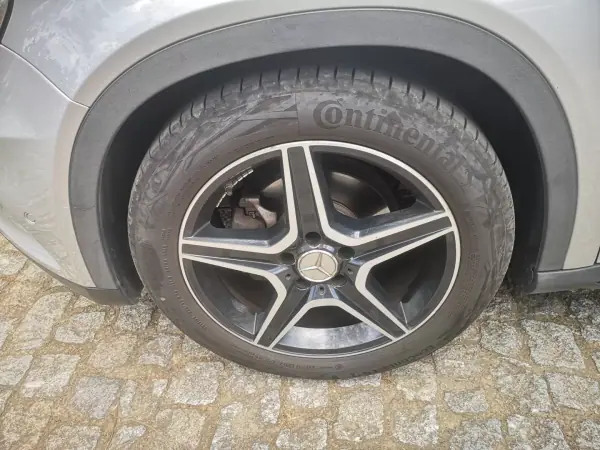 Mercedes-Benz GLA 180 2015 - 15250 EUR, 190000 km - AUTO.MOTO.pt - 190000km - foto 21 de 26