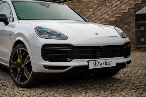 Porsche Cayenne Coupé 2022 - 108888 EUR, 92000 km - AUTO.MOTO.pt - 92000km - foto 26 de 65