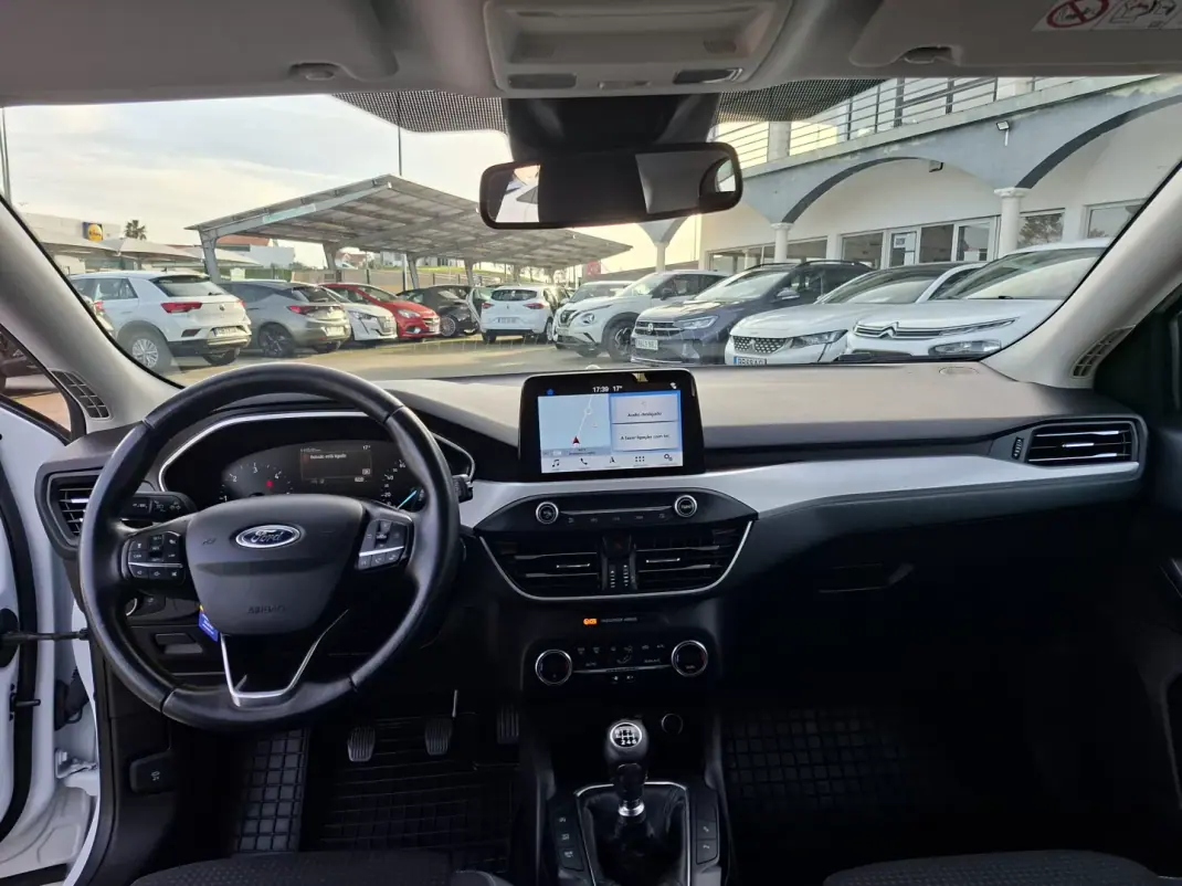 Ford Focus 2019 - 15500 EUR, 119500 km - AUTO.MOTO.pt - 119500km - foto 13 de 30