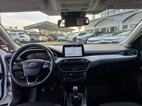 Ford Focus 2019 - 15500 EUR, 119500 km - AUTO.MOTO.pt - 119500km - foto 13 de 30