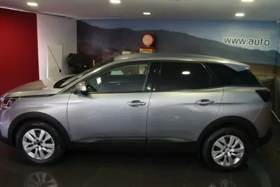 Peugeot 3008 2018 - 16500 EUR, 205000 km - AUTO.MOTO.pt - 205000km - foto 4 de 24