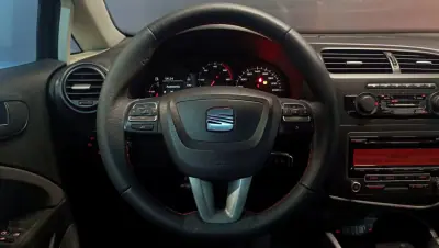SEAT Leon 2012 - 7900 EUR, 395479 km - AUTO.MOTO.pt - 395479km - foto 8 de 40