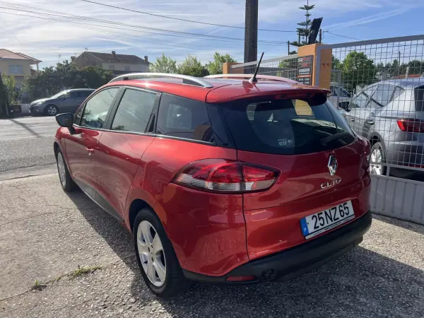 Renault Clio Sport Tourer 2013 - 6950 EUR, 167808 km - AUTO.MOTO.pt - 167808km - foto 11 de 12