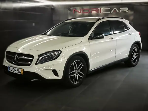 Mercedes-Benz GLA 180 2015 - 19950 EUR, 81297 km - AUTO.MOTO.pt - 81297km - foto 9 de 32