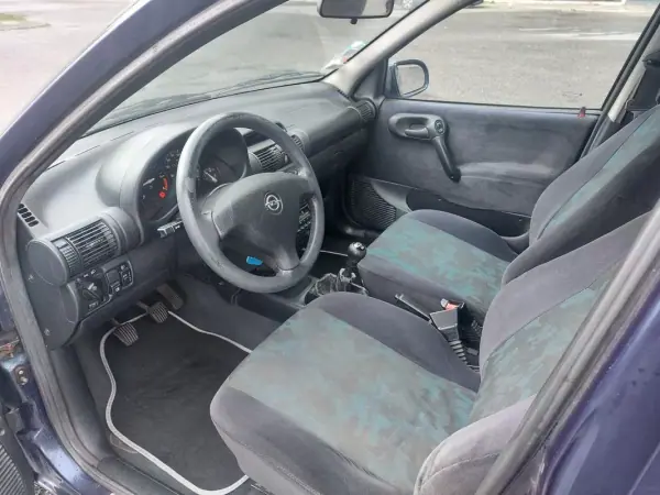 Opel Corsa 2000 - 2490 EUR, 137682 km - AUTO.MOTO.pt - 137682km - foto 14 de 27