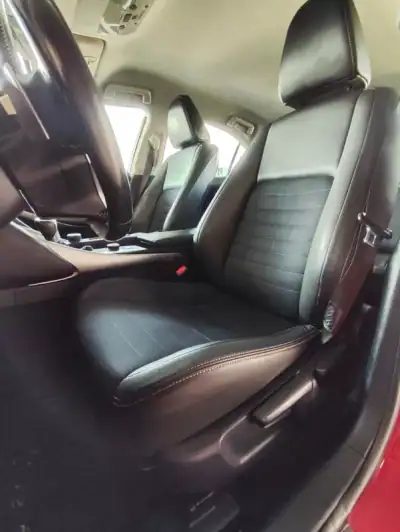 Lexus IS 300H 2017 - 25900 EUR, 68000 km - AUTO.MOTO.pt - 68000km - foto 26 de 38