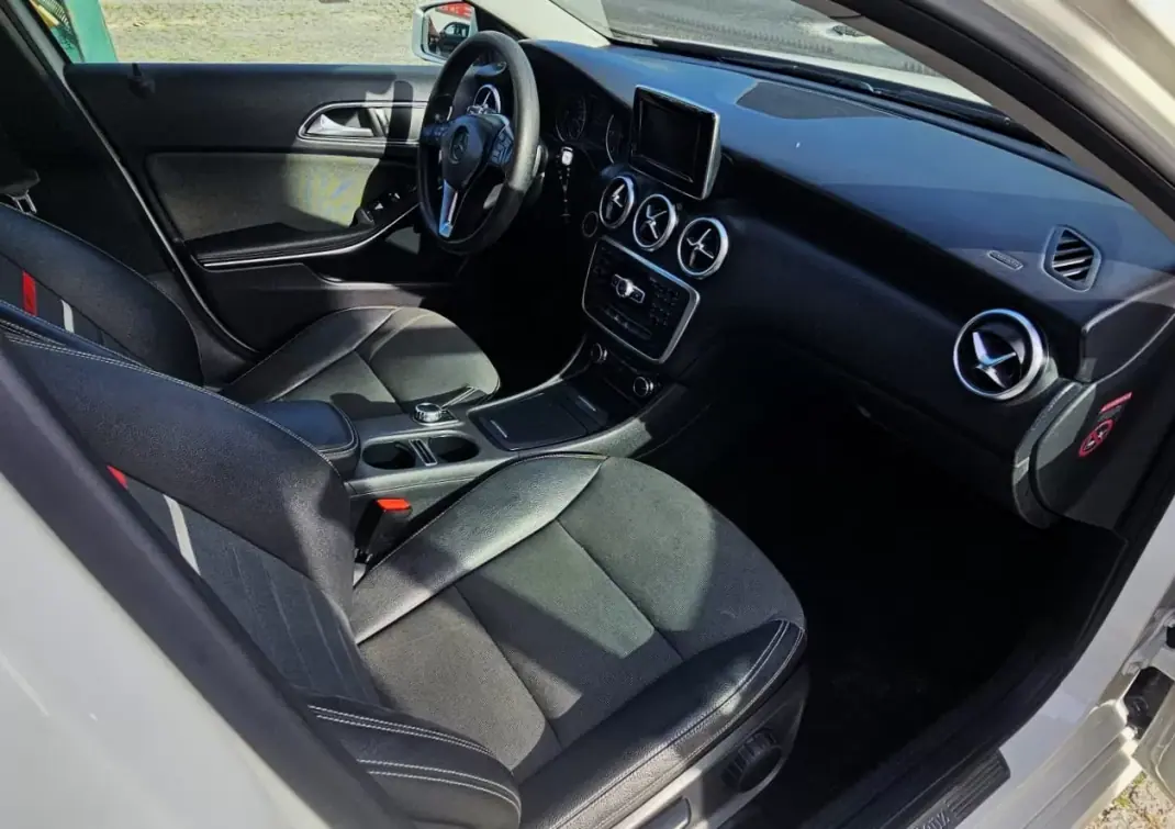 Mercedes-Benz A 160 2015 - 16500 EUR, 137000 km - AUTO.MOTO.pt - 137000km - foto 5 de 24