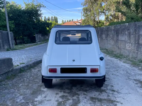 Citroën Dyane 1979 - 7900 EUR, 92000 km - AUTO.MOTO.pt - 92000km - foto 5 de 38