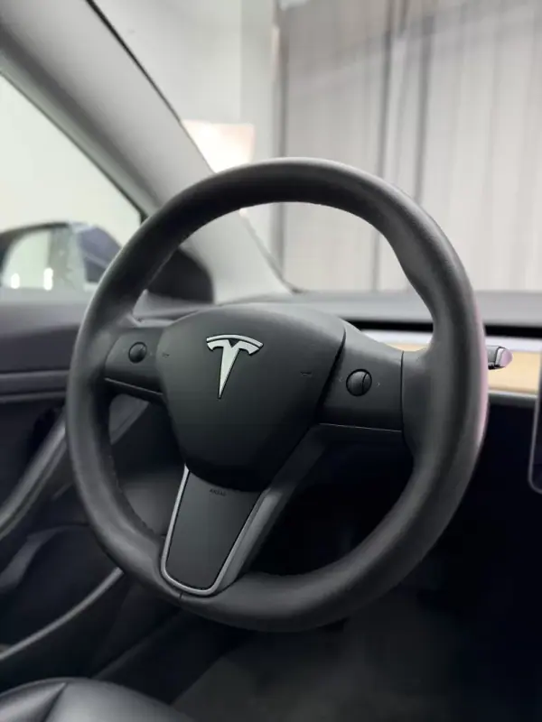 Tesla Model 3 2020 - 21750 EUR, 164000 km - AUTO.MOTO.pt - 164000km - foto 19 de 22