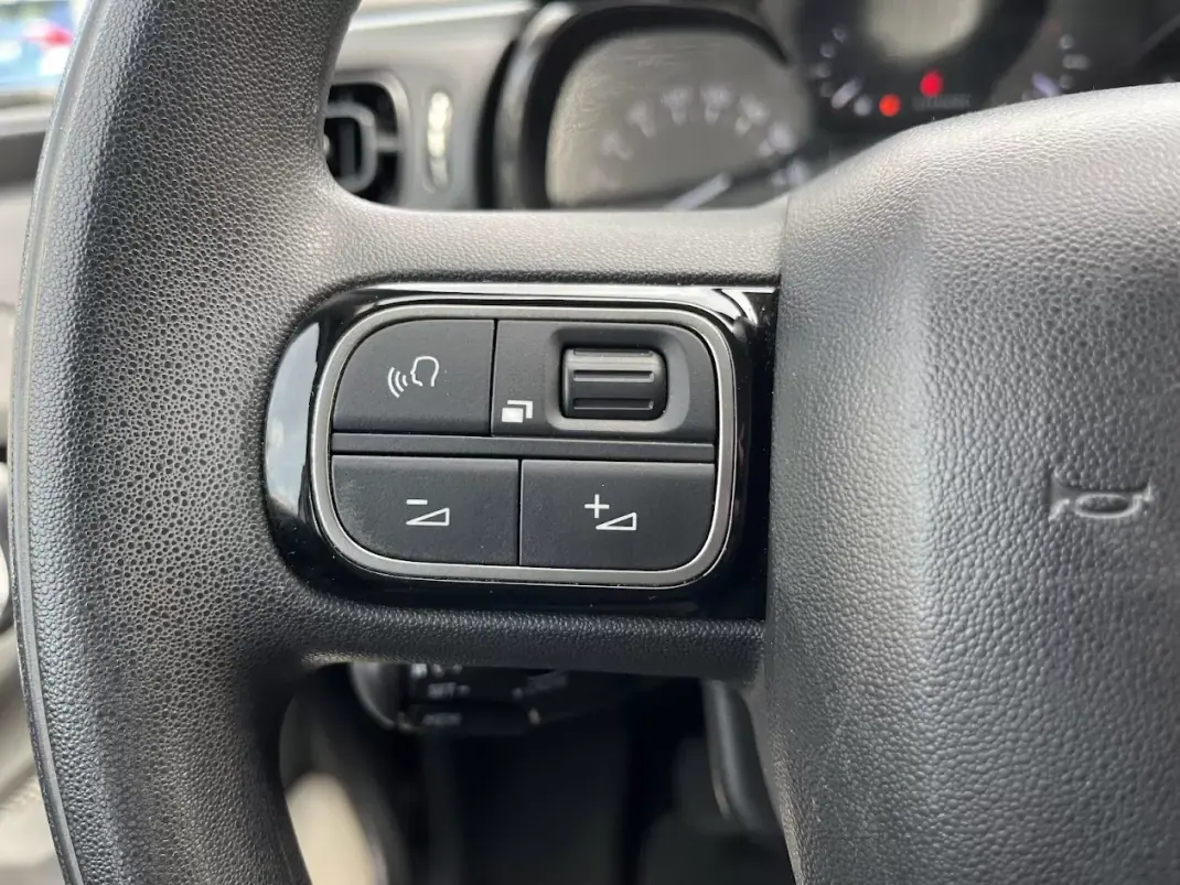 Citroën C3 2019 - 8750 EUR, 123000 km - AUTO.MOTO.pt - 123000km - foto 17 de 48