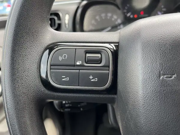 Citroën C3 2019 - 8750 EUR, 123000 km - AUTO.MOTO.pt - 123000km - foto 17 de 48