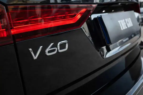 Volvo V60 2019 - 18400 EUR, 258859 km - AUTO.MOTO.pt - 258859km - foto 7 de 25