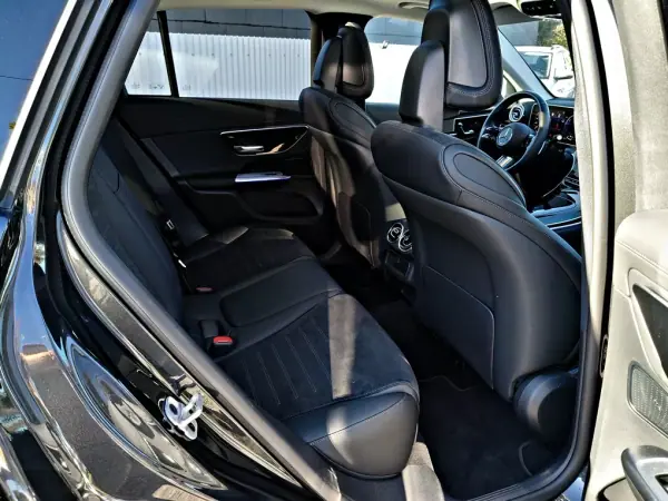 Mercedes-Benz GLC 400 2024 - 69990 EUR, 25400 km - AUTO.MOTO.pt - 25400km - foto 13 de 35