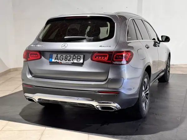 Mercedes-Benz GLC 300 2021 - 35900 EUR, 157354 km - AUTO.MOTO.pt - 157354km - foto 5 de 22