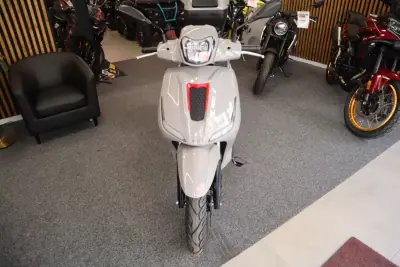 SWM 2026 - 2590 EUR, 1 km - foto 5 de 11