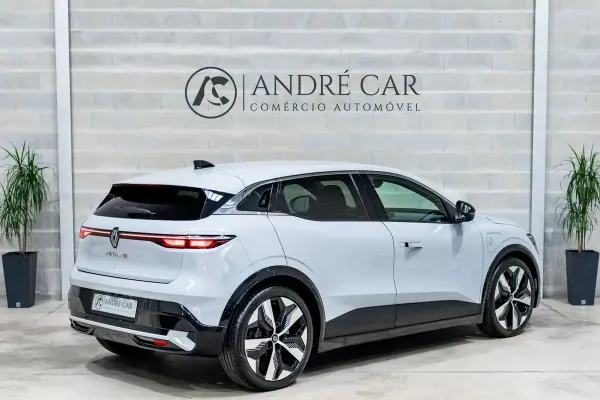 Renault Mégane E-Tech 2023 - 26950 EUR, 41550 km - AUTO.MOTO.pt - 41550km - foto 6 de 50
