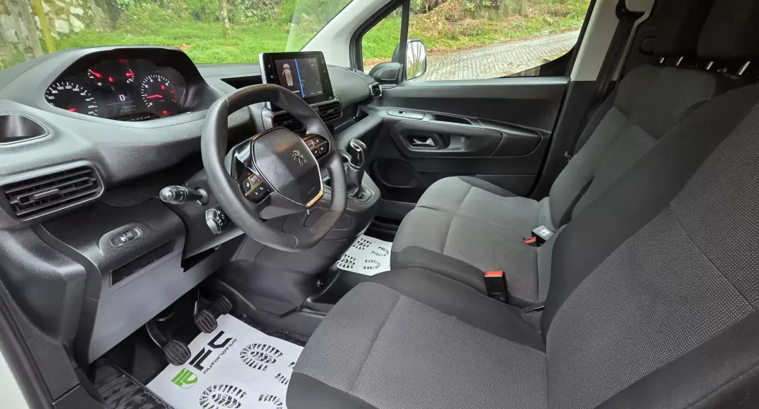 Peugeot 2021 - 12250 EUR, 171000 km - AUTO.MOTO.pt - 171000km - foto 11 de 20