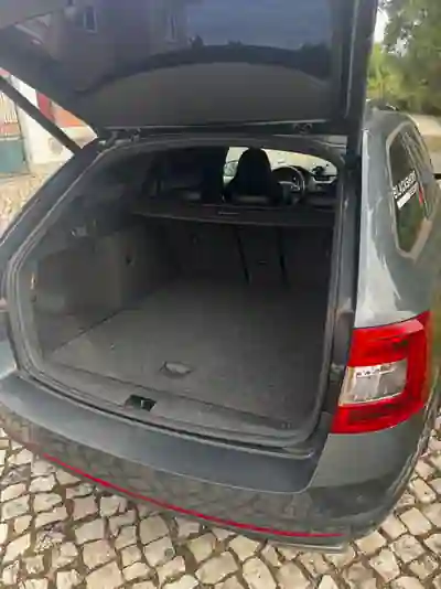 Skoda Octavia Break 2015 - 14000 EUR, 235000 km - 235000km - foto 5 de 15