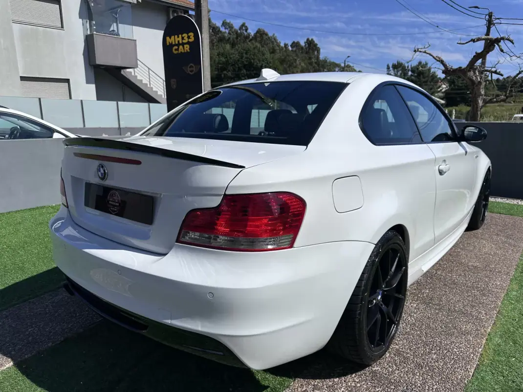 BMW 120 2009 - 9900 EUR, 220000 km - AUTO.MOTO.pt - 220000km - foto 9 de 60