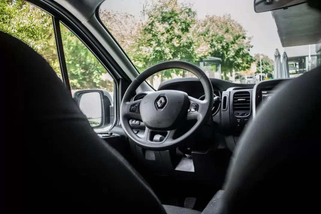 Renault Trafic 2020 - 28990 EUR, 126359 km - AUTO.MOTO.pt - 126359km - foto 31 de 41