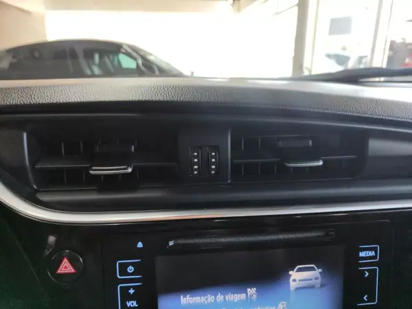 Toyota Auris Touring Sports 2018 - 16950 EUR, 109000 km - AUTO.MOTO.pt - 109000km - foto 29 de 37