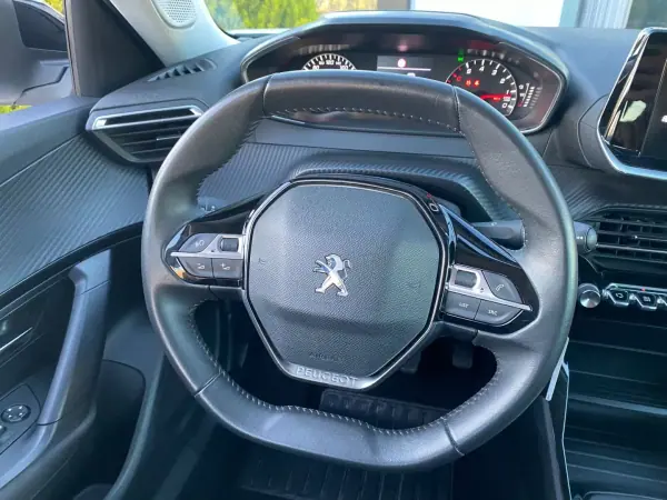 Peugeot 2008 2022 - 18990 EUR, 72101 km - AUTO.MOTO.pt - 72101km - foto 9 de 14