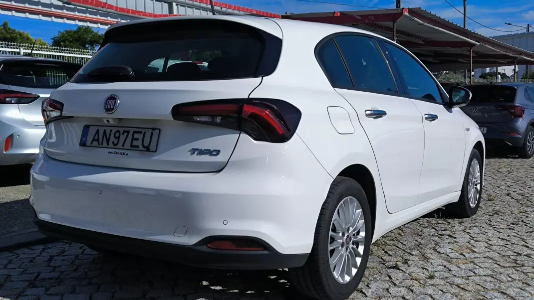 Fiat Tipo 2021 - 12450 EUR, 123360 km - AUTO.MOTO.pt - 123360km - foto 5 de 11