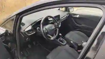 Ford Fiesta 2018 - 10000 EUR, 107000 km - AUTO.MOTO.pt - 107000km - foto 3 de 5