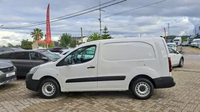 Peugeot Partner 1.6 BlueHDI L2 - 3 Lugares 2018 - 9900 EUR, 250472 km - AUTO.MOTO.pt - 250472km - foto 9 de 26
