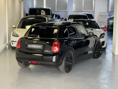MINI 5 Portas 2016 - 13990 EUR, 95000 km - AUTO.MOTO.pt - 95000km - foto 4 de 41