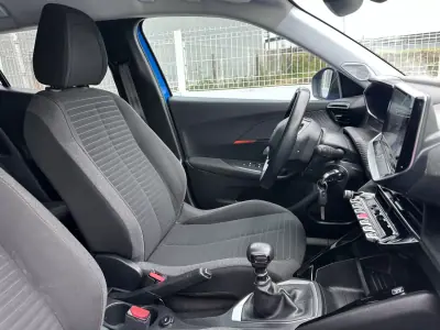 Peugeot 2008 2021 - 14900 EUR, 159000 km - AUTO.MOTO.pt - 159000km - foto 25 de 31