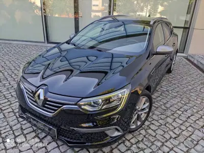 Renault Mégane Sport Tourer 2018 - 14900 EUR, 112000 km - AUTO.MOTO.pt - 112000km - foto 6 de 28