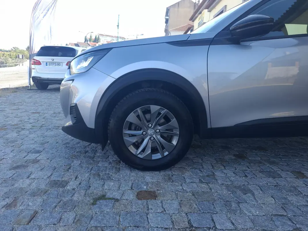 Peugeot 2008 2022 - 16490 EUR, 88812 km - 88812km - foto 4 de 18