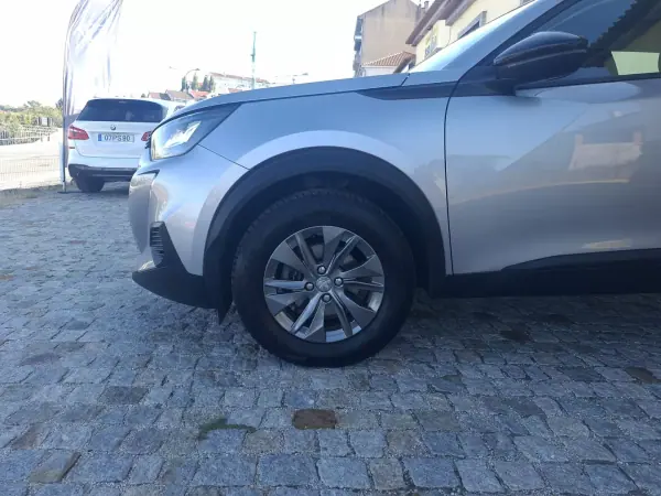Peugeot 2008 2022 - 16490 EUR, 88812 km - AUTO.MOTO.pt - 88812km - foto 4 de 18