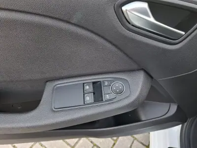 Renault Clio 2019 - 15000 EUR, 62800 km - AUTO.MOTO.pt - 62800km - foto 17 de 32