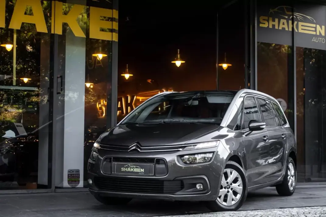 Citroën C4 Picasso 2018 - 9900 EUR, 296322 km - AUTO.MOTO.pt - 296322km - foto 1 de 30