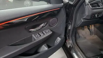 BMW 218 Gran Tourer 2018 — foto 4 de 56