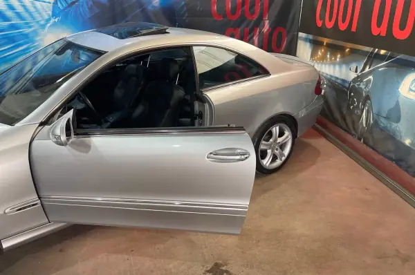 Mercedes-Benz CLK 220 2005 - 10999 EUR, 223000 km - AUTO.MOTO.pt - 223000km - foto 19 de 44