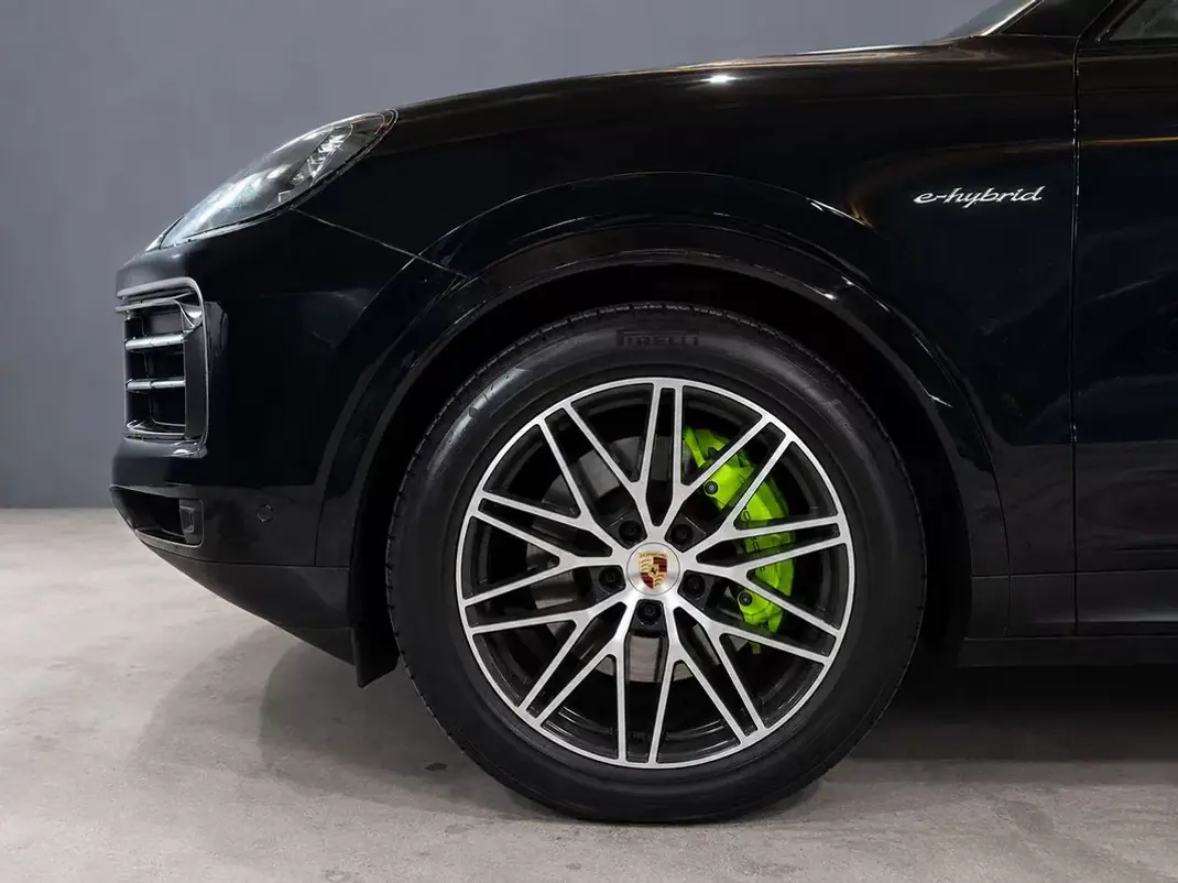 Porsche Cayenne Coupé 2024 - 109900 EUR, 58340 km - AUTO.MOTO.pt - 58340km - foto 4 de 21