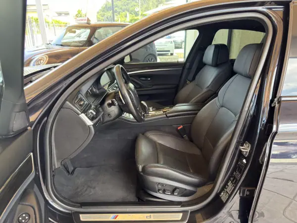BMW M550d 2013 - 27950 EUR, 124744 km - AUTO.MOTO.pt - 124744km - foto 27 de 53