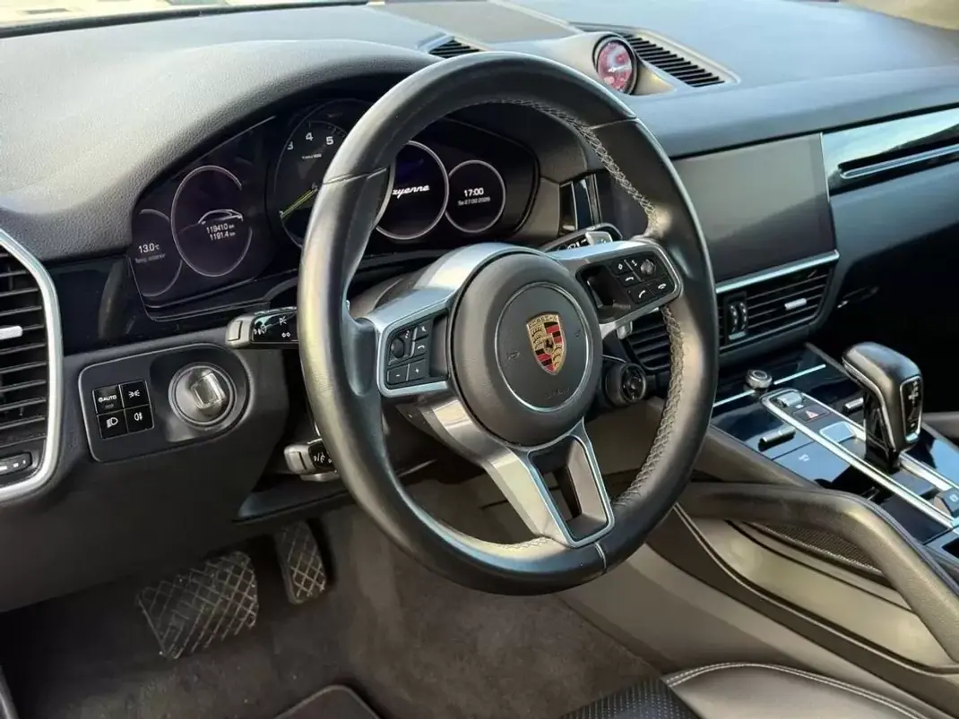 Porsche Cayenne Coupé 2021 - 64999 EUR, 119000 km - AUTO.MOTO.pt - 119000km - foto 23 de 37