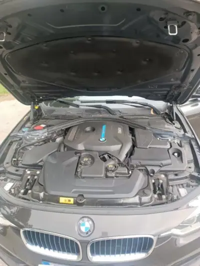 BMW 330e 2017 - 17950 EUR, 159000 km - AUTO.MOTO.pt - 159000km - foto 13 de 14