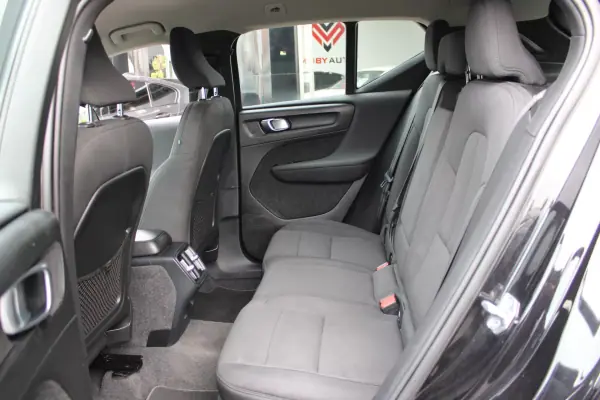 Volvo XC 40 2021 - 24500 EUR, 136304 km - AUTO.MOTO.pt - 136304km - foto 11 de 21