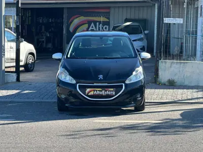 Peugeot 208 2014 - 9900 EUR, 73804 km - 73804km - foto 10 de 29