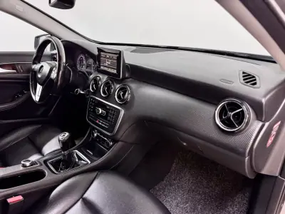 Mercedes-Benz A 180 2014 - 13750 EUR, 157000 km - AUTO.MOTO.pt - 157000km - foto 42 de 45