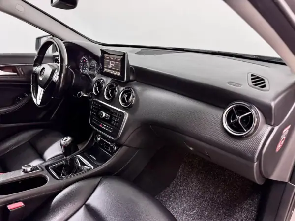 Mercedes-Benz A 180 2014 - 13750 EUR, 157000 km - AUTO.MOTO.pt - 157000km - foto 42 de 45