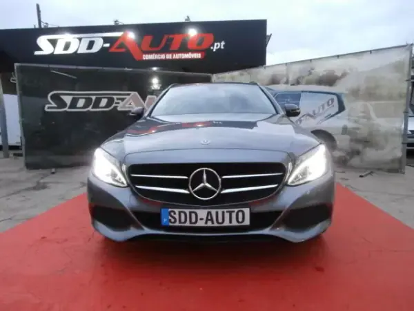 Mercedes-Benz C 180 2017 - 24900 EUR, 141265 km - AUTO.MOTO.pt - 141265km - foto 2 de 40